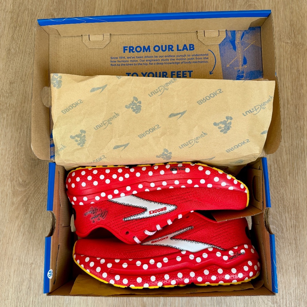 Brooks runDisney Minnie Mouse Running Shoe - Women's 10.5